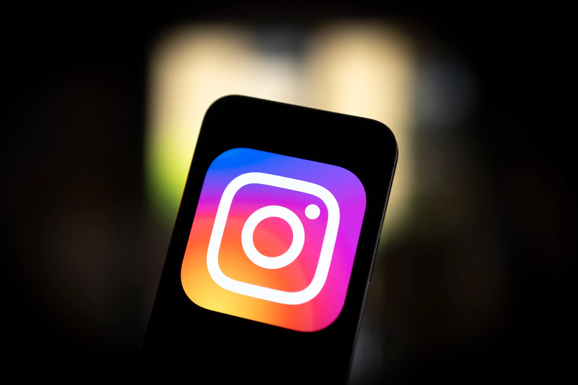 i̇ns A Modern Symbol of Digital Identity