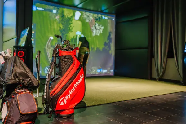 Why Your Swing Isn’t Improving — And How a Golf Simulator Can Fix It Instantly