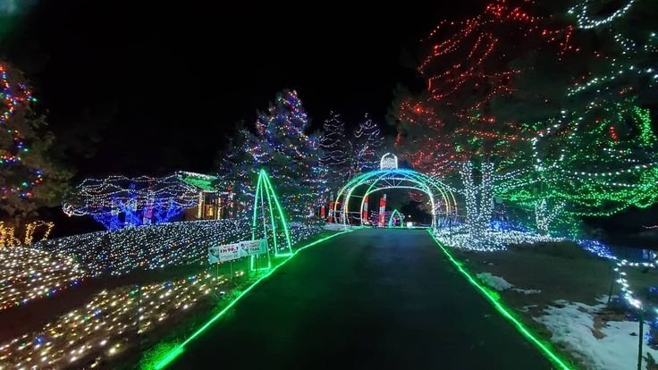 See the Magic of Valley Christmas Lights