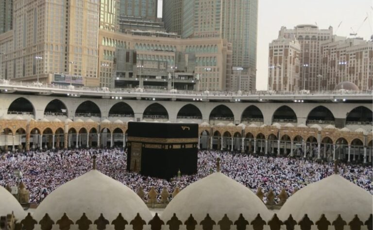 What Toronto Pilgrims Should Know Before Booking Hajj Packages