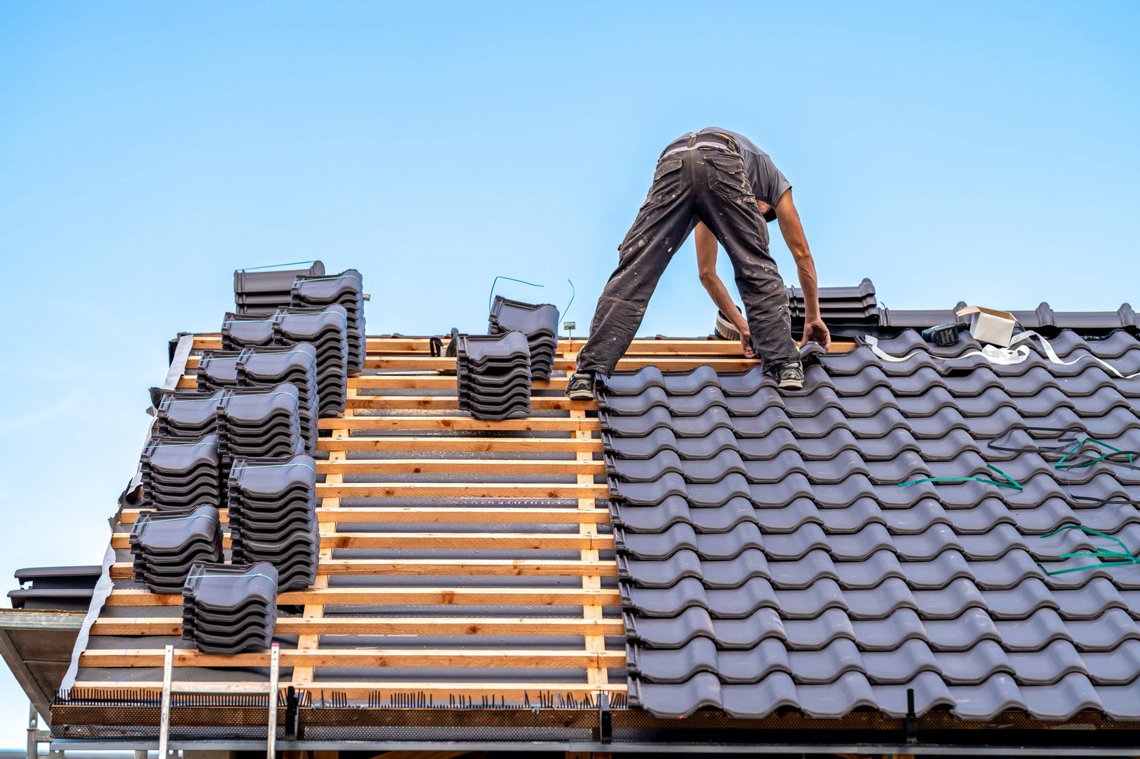 Roof Installation: Protecting Your Home with Expert Precision and Durable Solutions