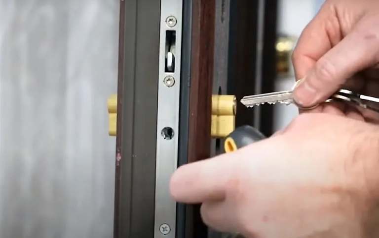 How to Replace a Door Lock Barrel in a Canteen Kitchen